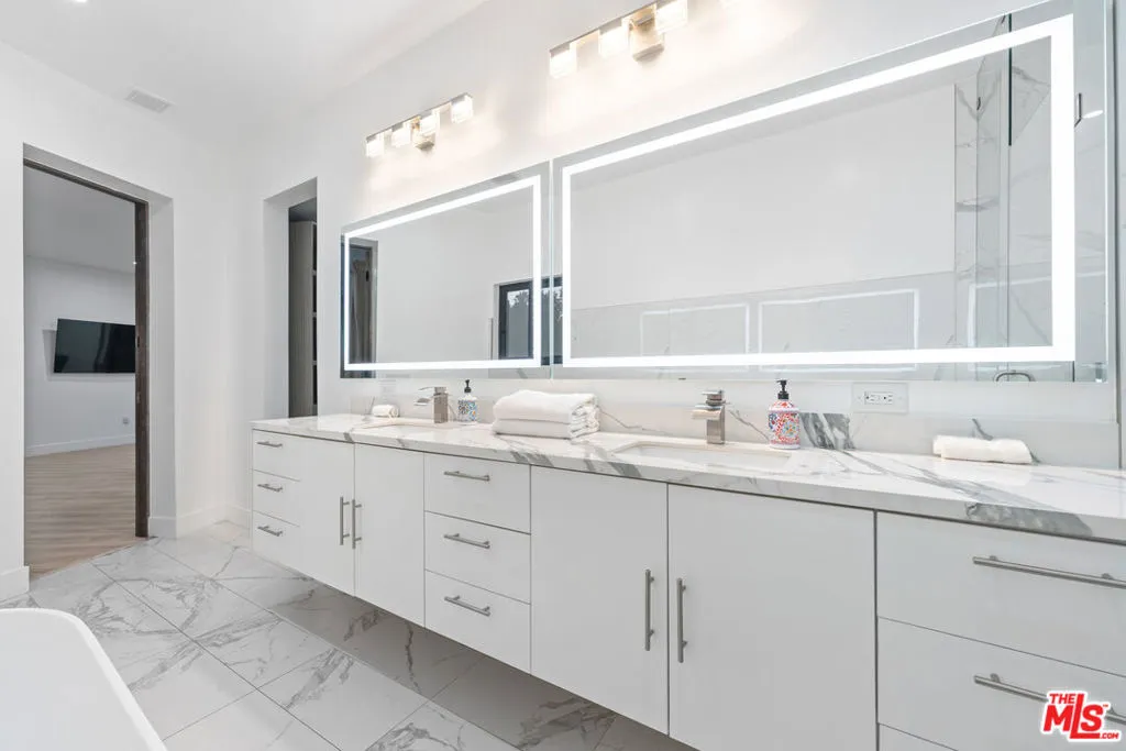 6181 Temple Hill Drive, Los Angeles, California 90068 home-pic-27